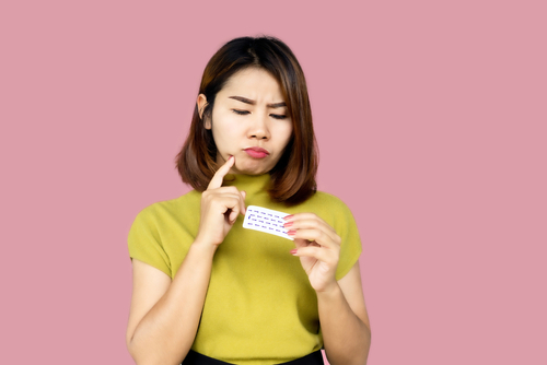La contraception peut-elle causer l’acné ?